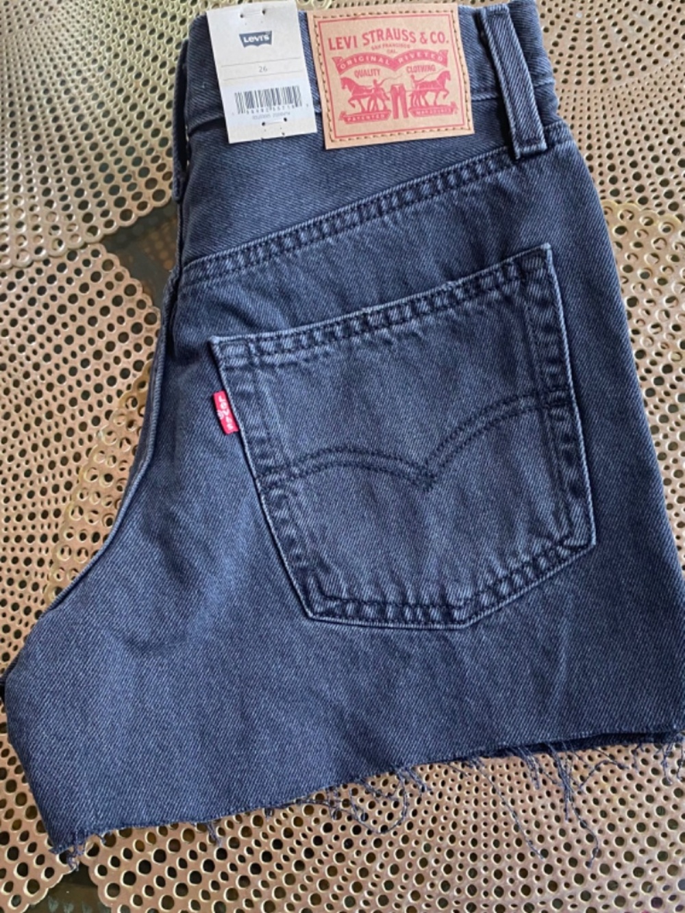 Levi’s ‘94 Baggy Shorts Cut-Offs NWT - Picture 2 of 8